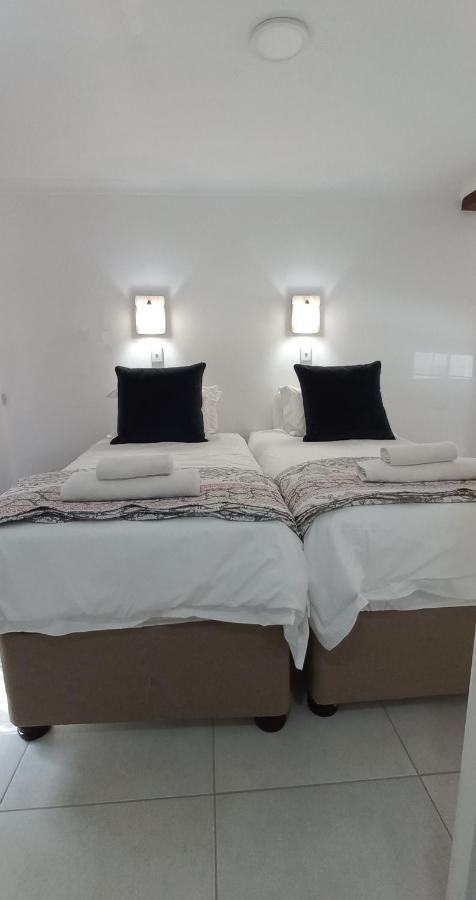 Country Lane Guesthouse 호윅 외부 사진