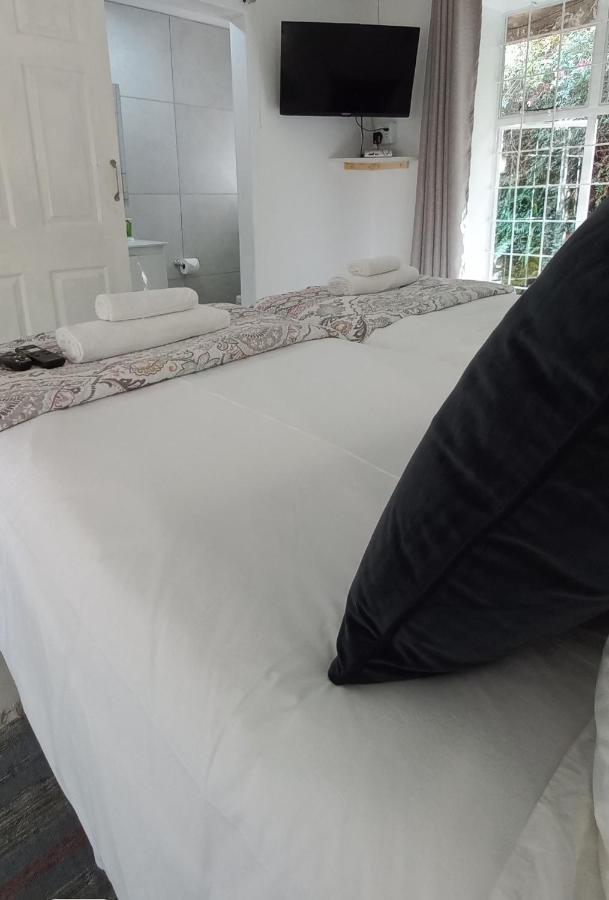 Country Lane Guesthouse 호윅 외부 사진