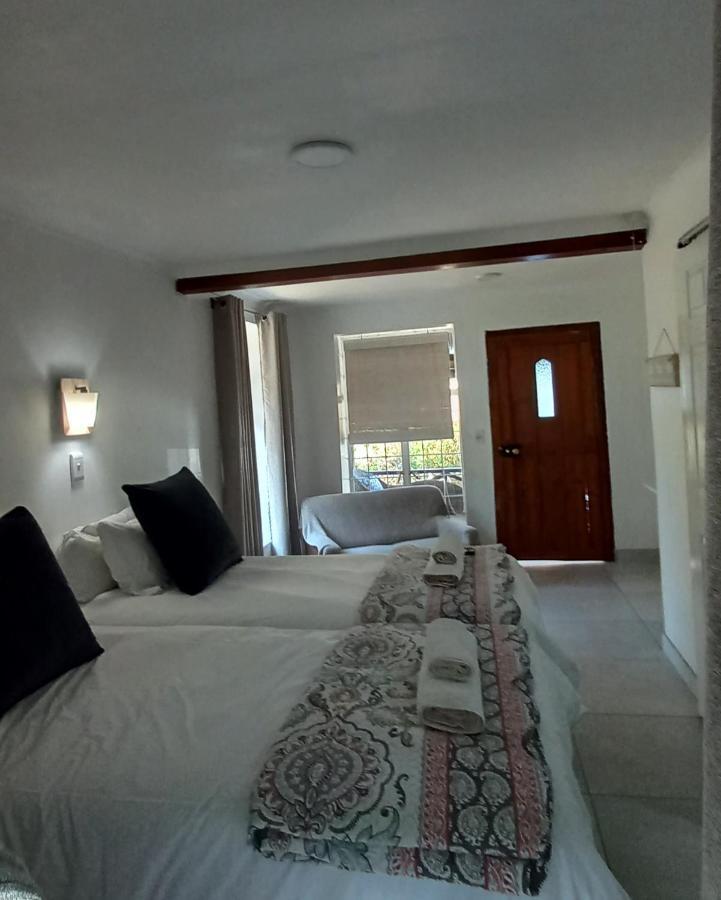 Country Lane Guesthouse 호윅 외부 사진