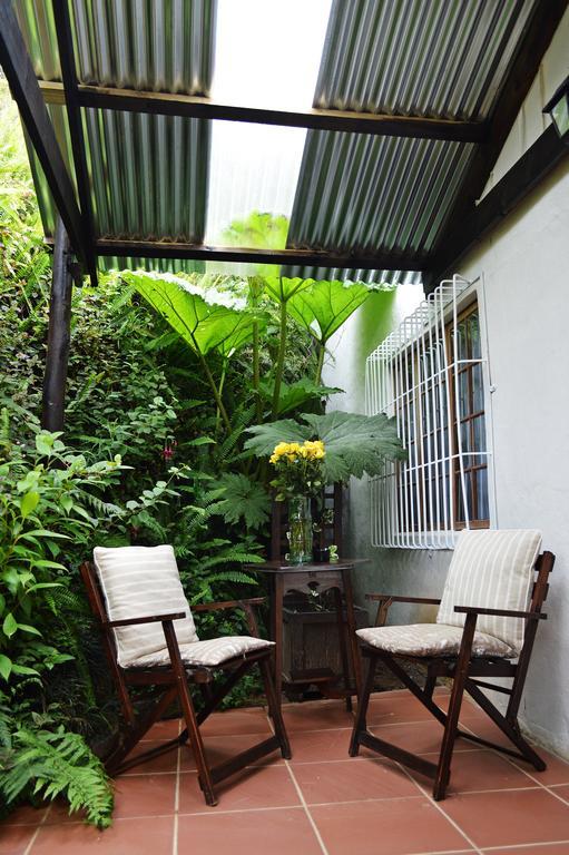 Country Lane Guesthouse 호윅 외부 사진